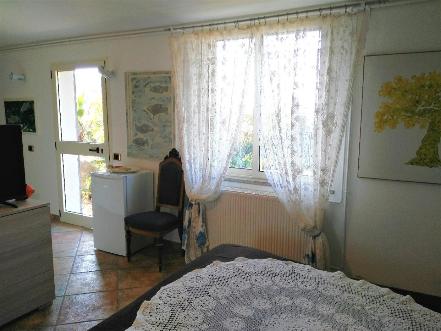 B&B Glamping Semaforo Capo Sperone SantʼAntìoco Szoba fotó